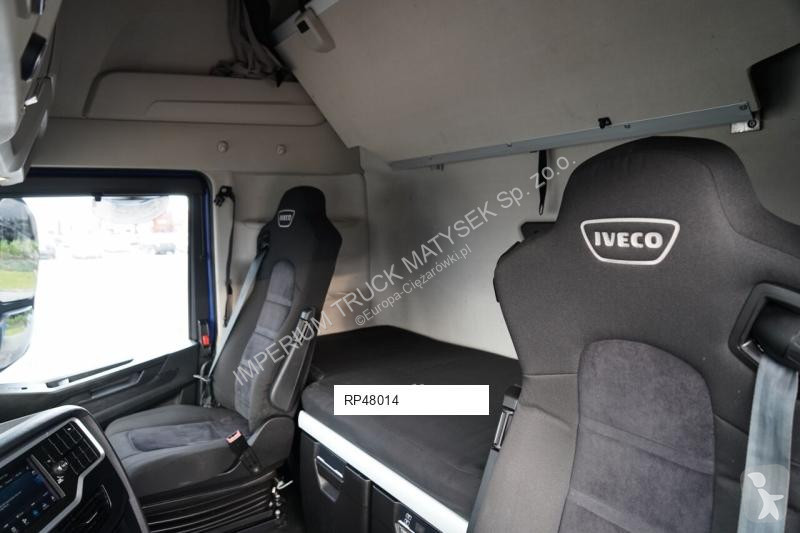 Влекач Iveco 460