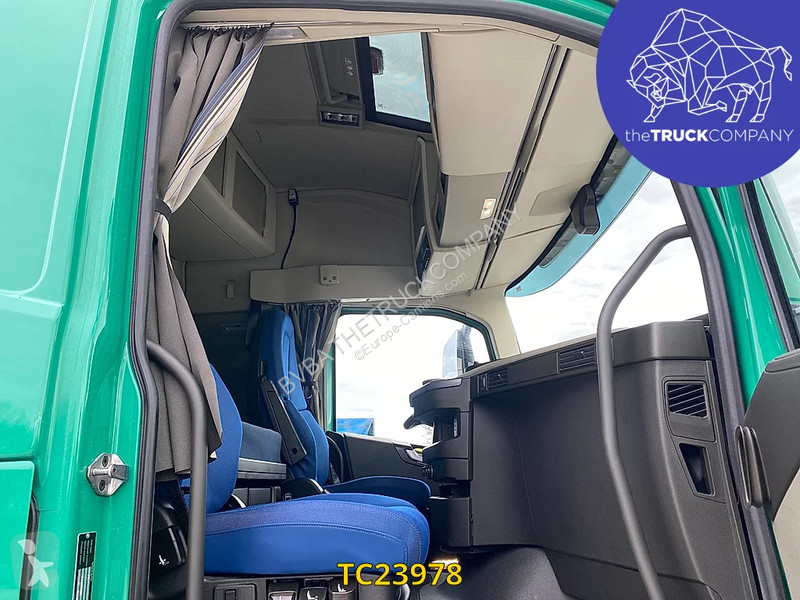جرار Volvo 500