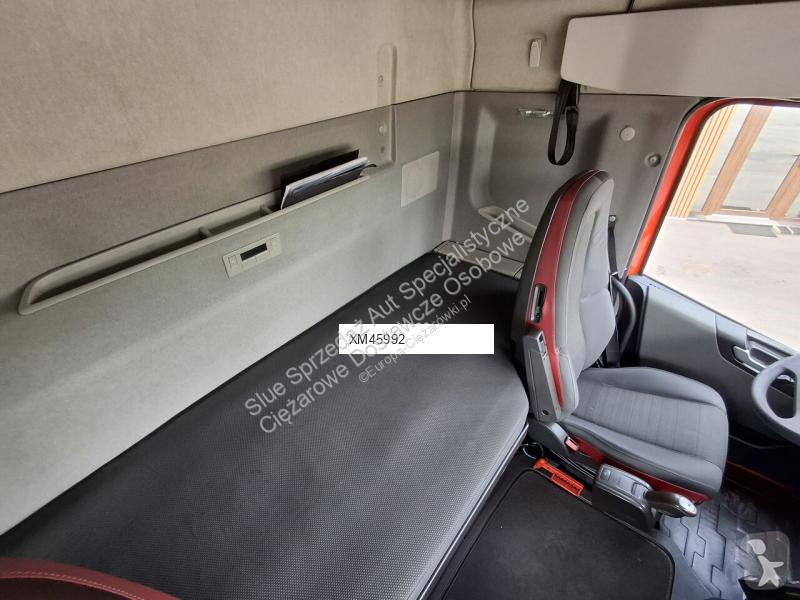 Влекач Volvo FH 420 ADR