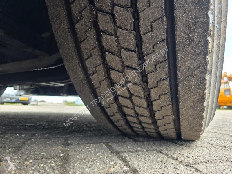 Scania R560 6X2 HNA Scania R560 V8 6x2 Tractor...