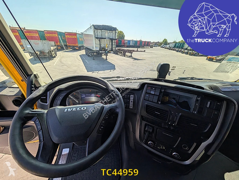 جرار Iveco 440 S45