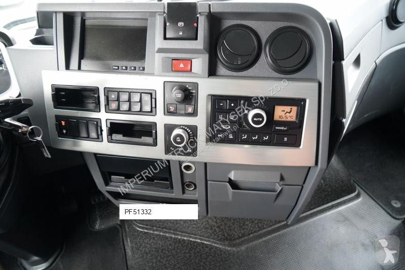جرار Renault T 520