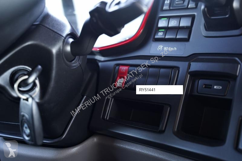 جرار Scania S 580