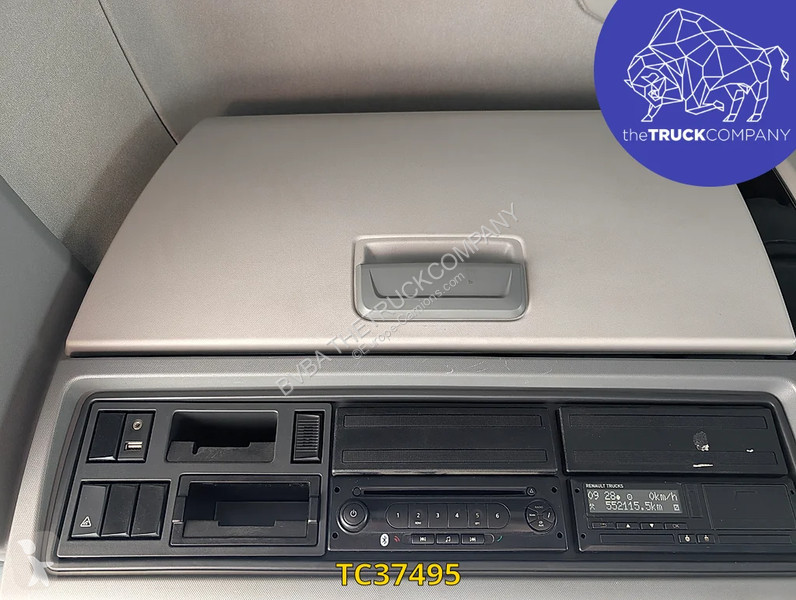 جرار Renault T 480