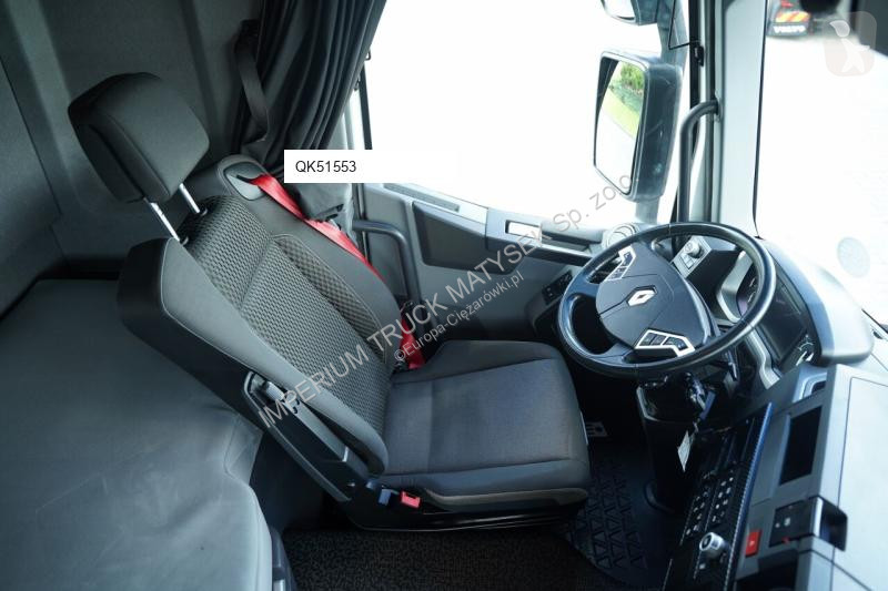 Влекач Renault T 520