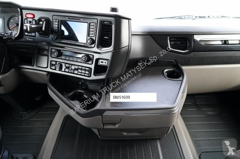 جرار MAN R 450