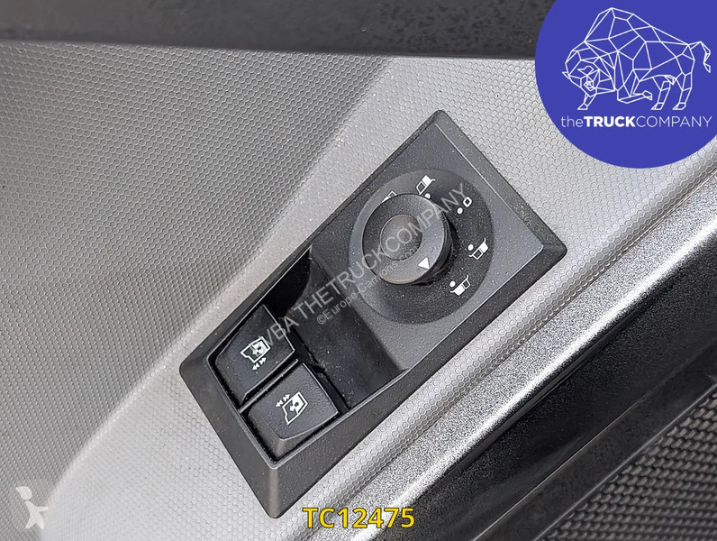 جرار Renault T 520