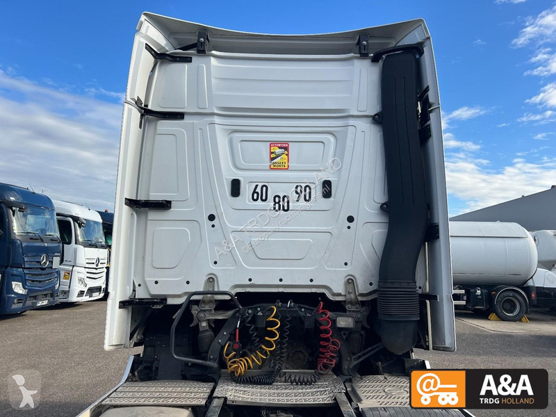 جرار Mercedes ACTROS 1845