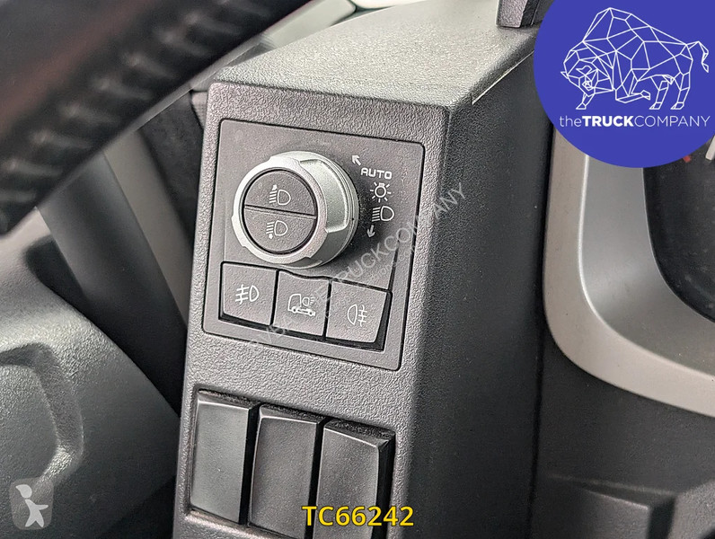 جرار Renault T 520