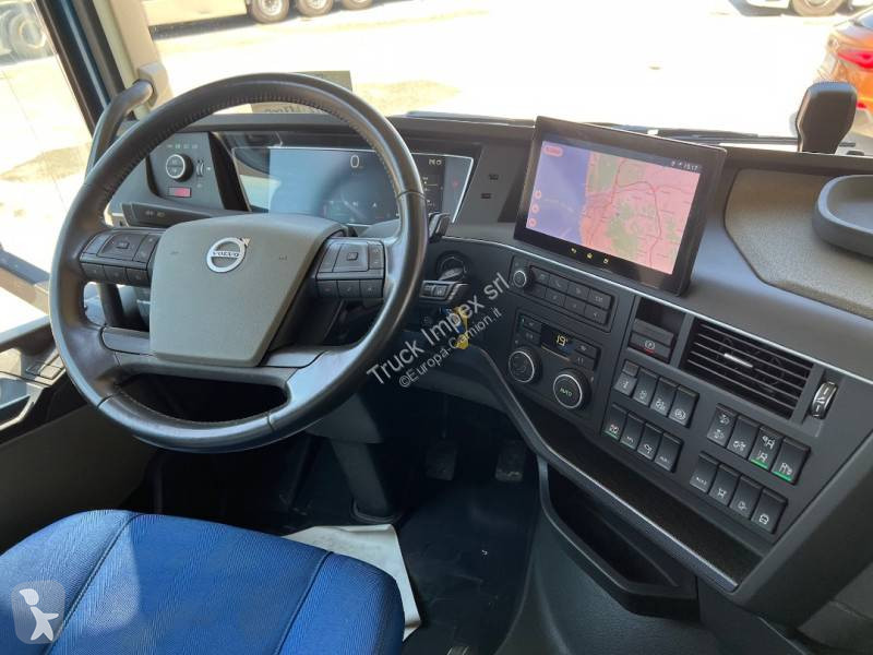 جرار Volvo