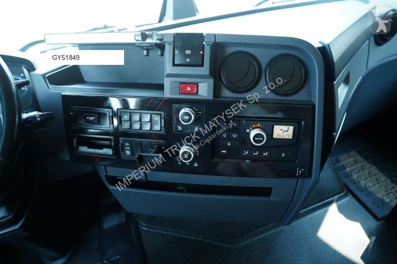 جرار Renault T 520