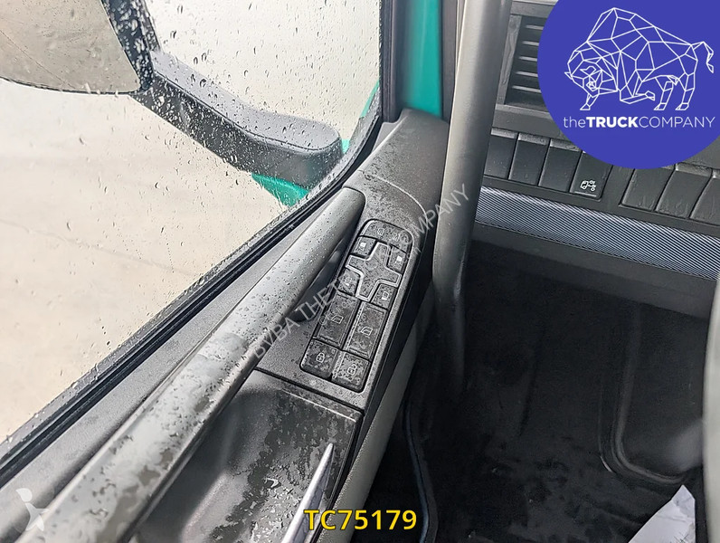 جرار Volvo 500