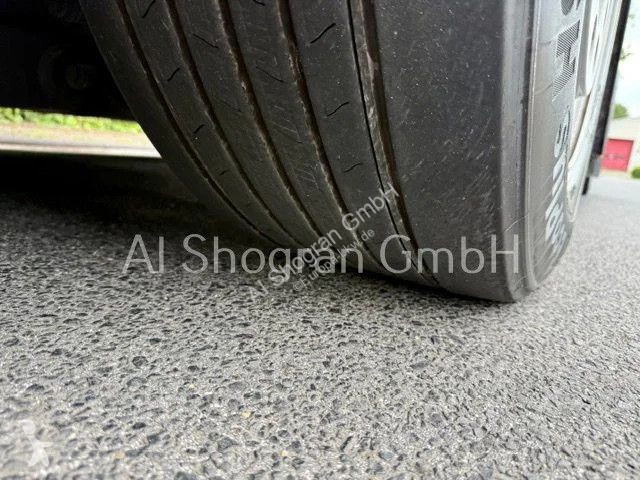 جرار Mercedes...