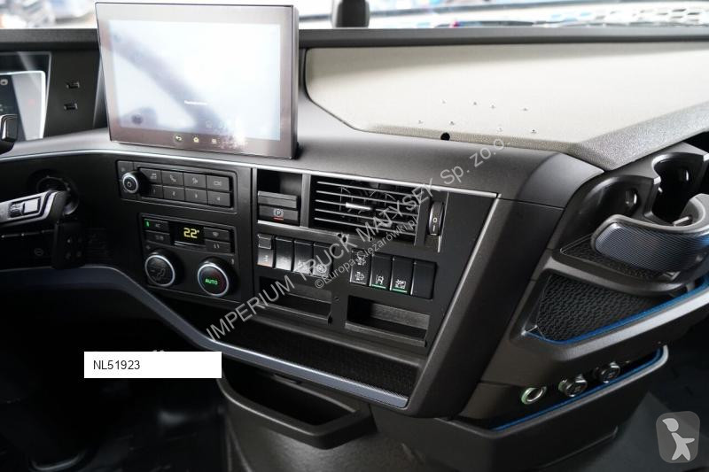 Влекач Volvo FH 500