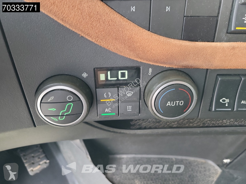 Tahač Volvo 500  4X2 Hydraulic Navi