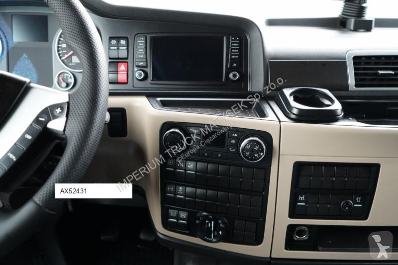 Тягач MAN TGX 18. 500