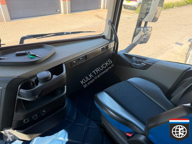 جرار Volvo 500 Globetrotter XL 6X2/2 - PTO -...