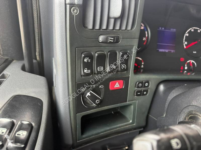 Scania 400 tractor unit