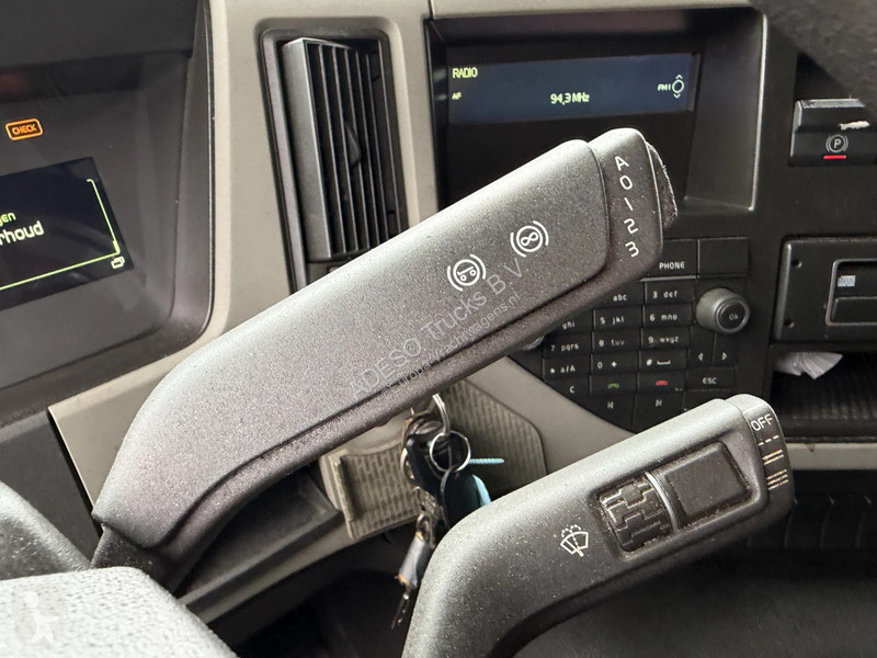 Volvo FM 330  Truck tractor unit