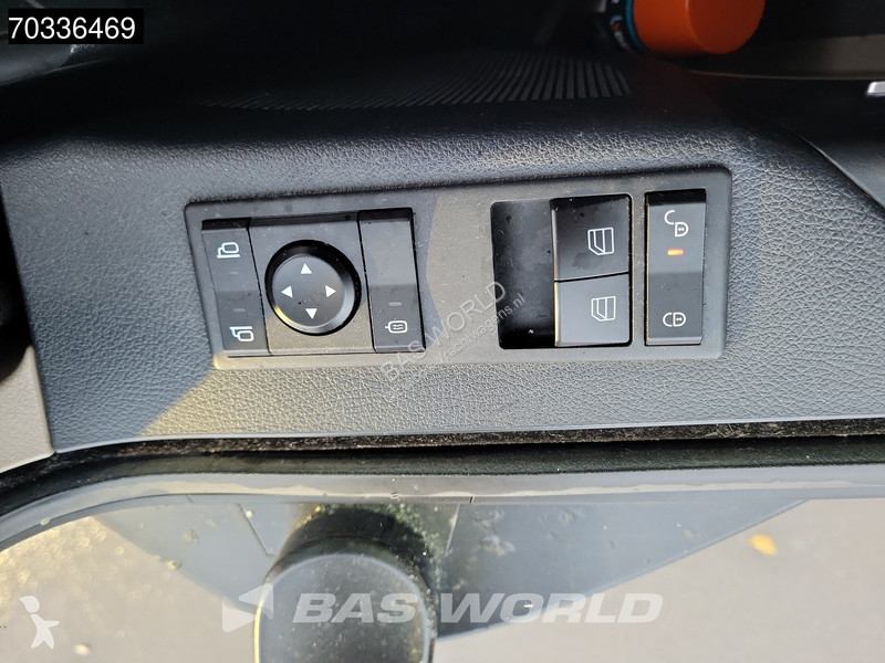 Mercedes 1840 4X2 StreamSpace Retarder tractor...