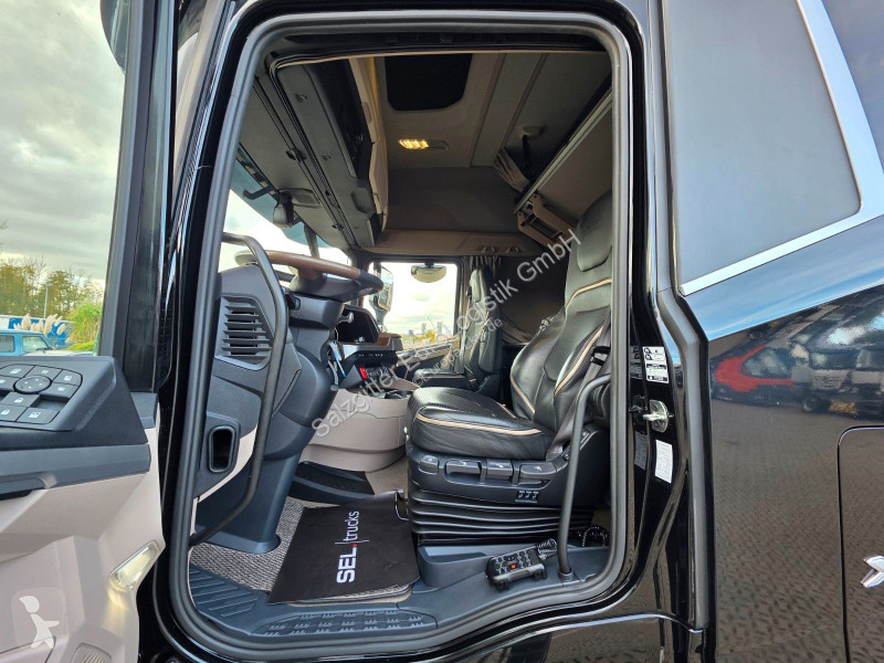Traktor DAF + 530FT