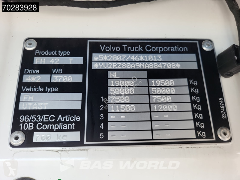 Tahač Volvo FH  4X2 LNG VEB+ ADR VDS I-ParkCool...