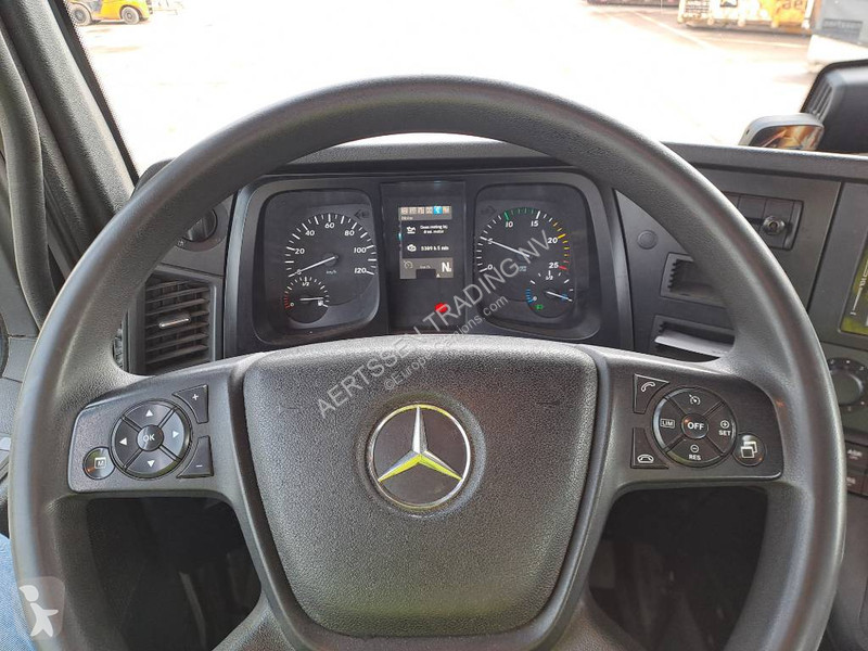 Traktor Mercedes 2045
