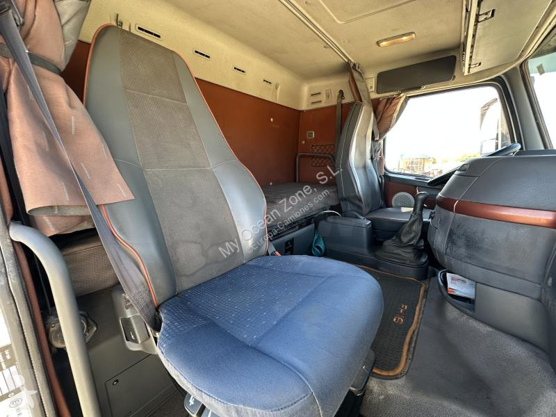 Tracteur Volvo 550