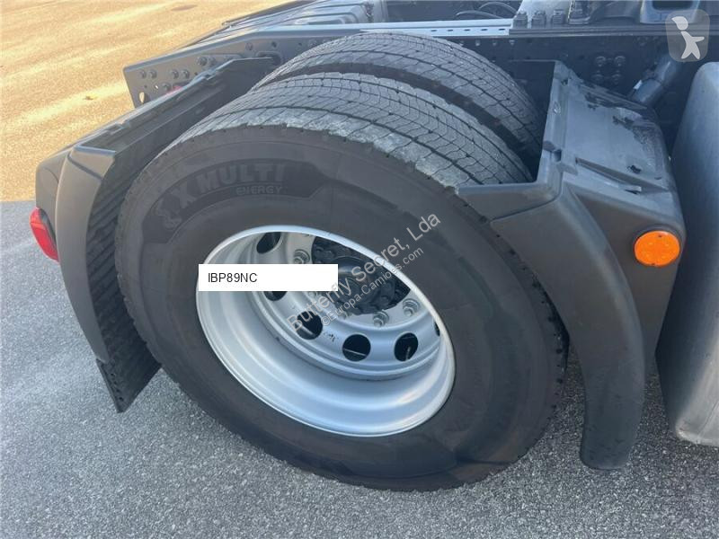 جرار Iveco S-WAY 500
