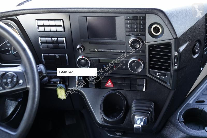 جرار Mercedes ACTROS 1842