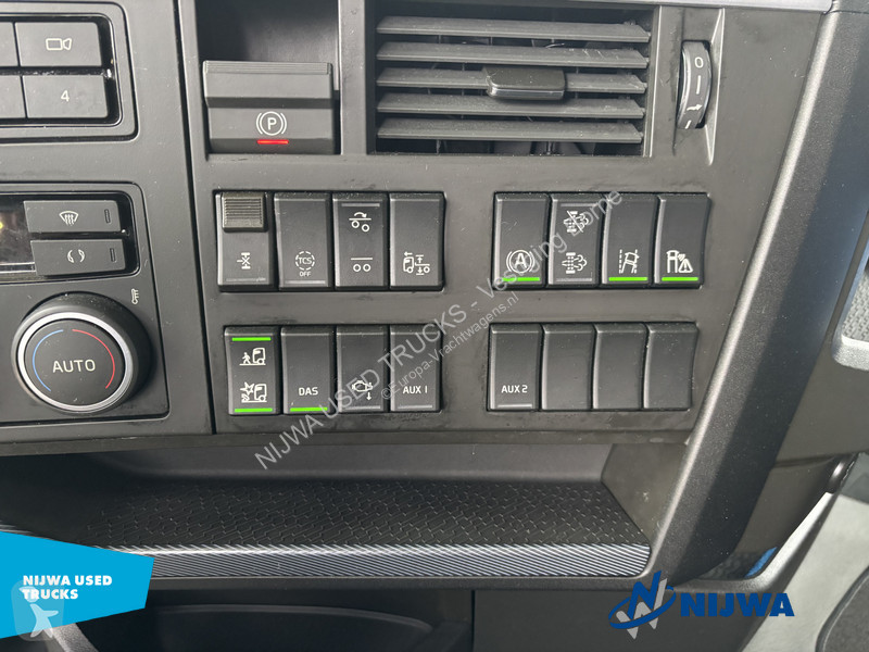جرار Volvo 460 6x2/4 I-Save + I-Park