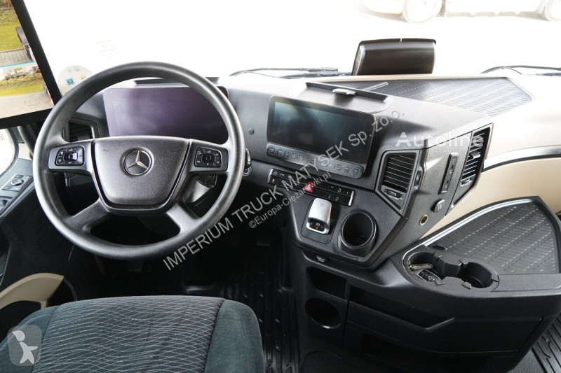 جرار Mercedes 1845