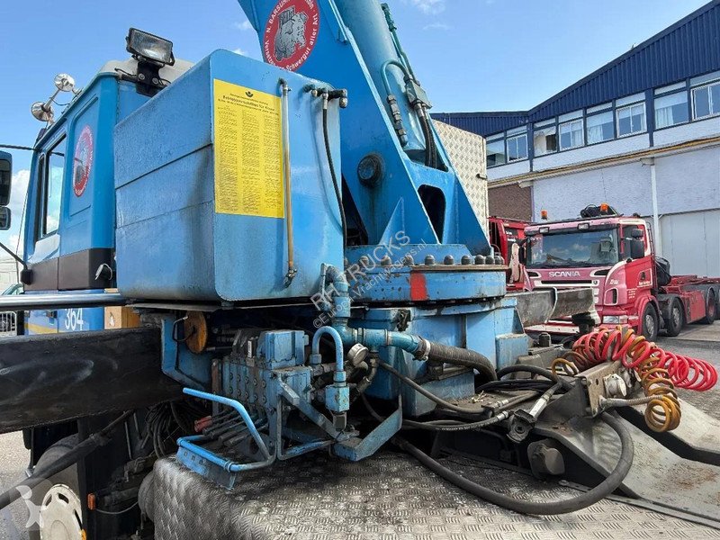 Traktor MAN 33.463 8X4 + 62 EFFER CRANE - 6X...