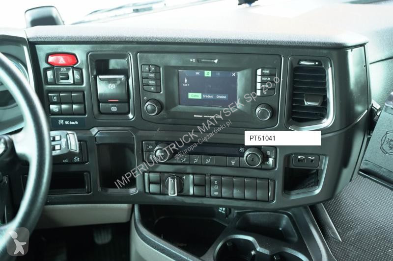 Влекач Scania
