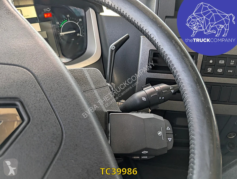 جرار Renault T 480