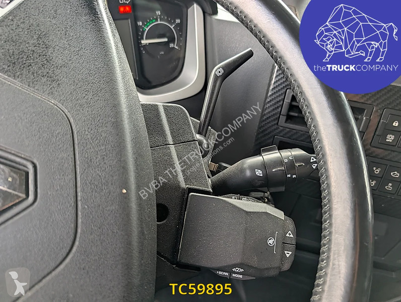 جرار Renault T 480