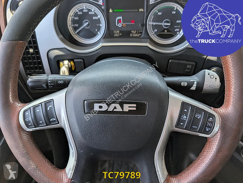 جرار DAF 530
