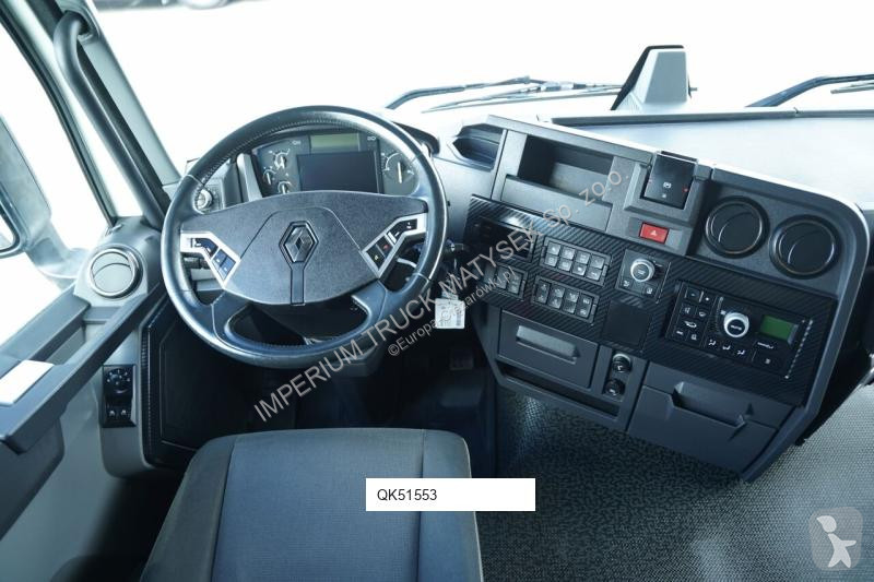 Влекач Renault T 520