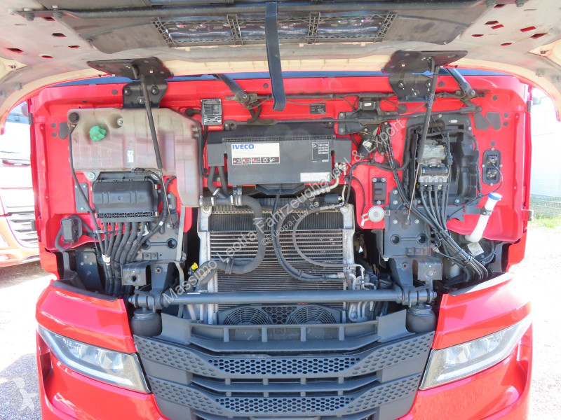 جرار Iveco S-Way 570 Intarder FZ.231