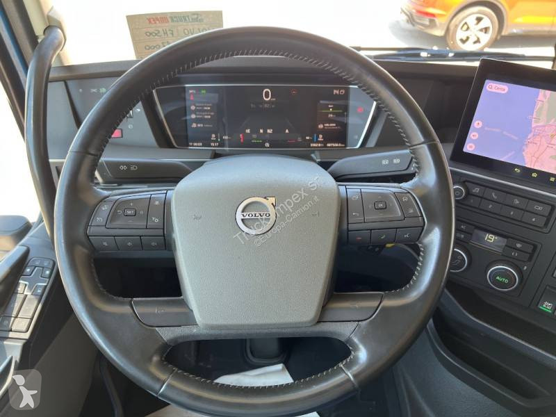 جرار Volvo