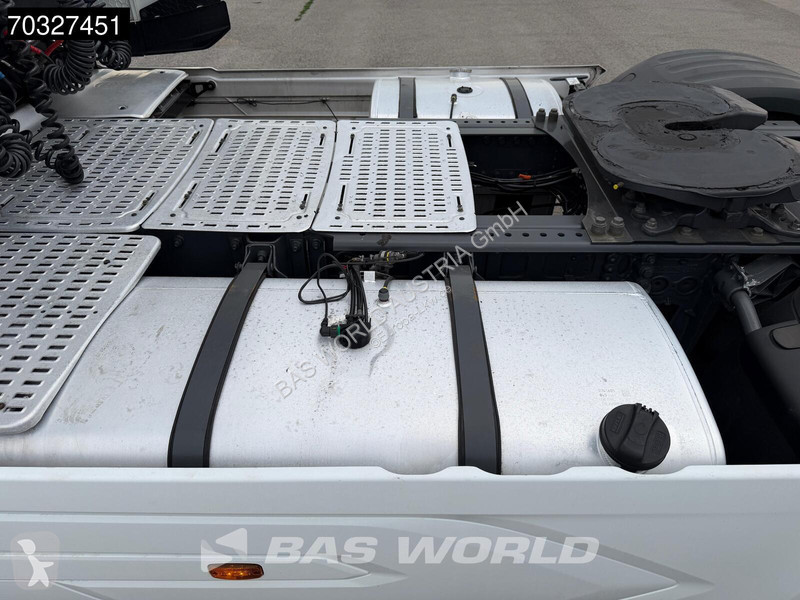 جرار DAF XG  4X2 TUV 03-2027 Retarder 2x Tanks...