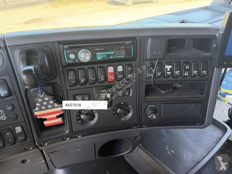 Влекач Scania R560