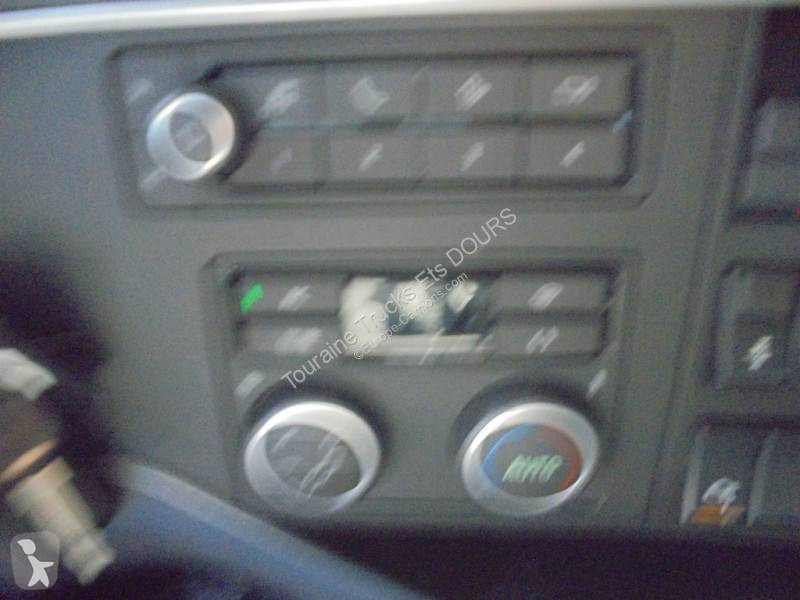 جرار Volvo