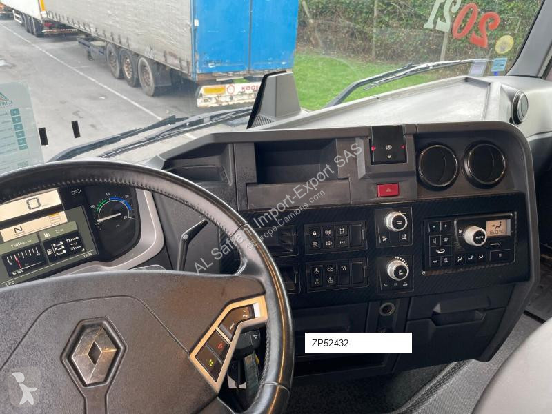 Тягач Renault T520