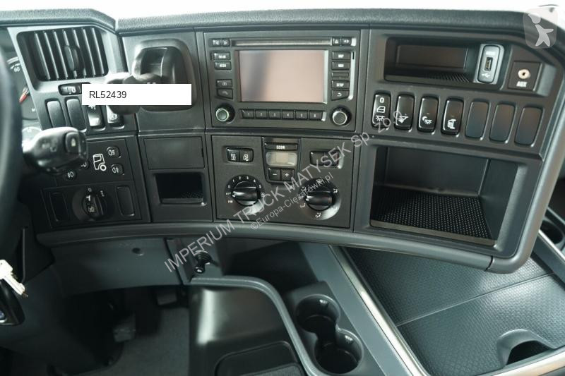 Тягач Scania R 410