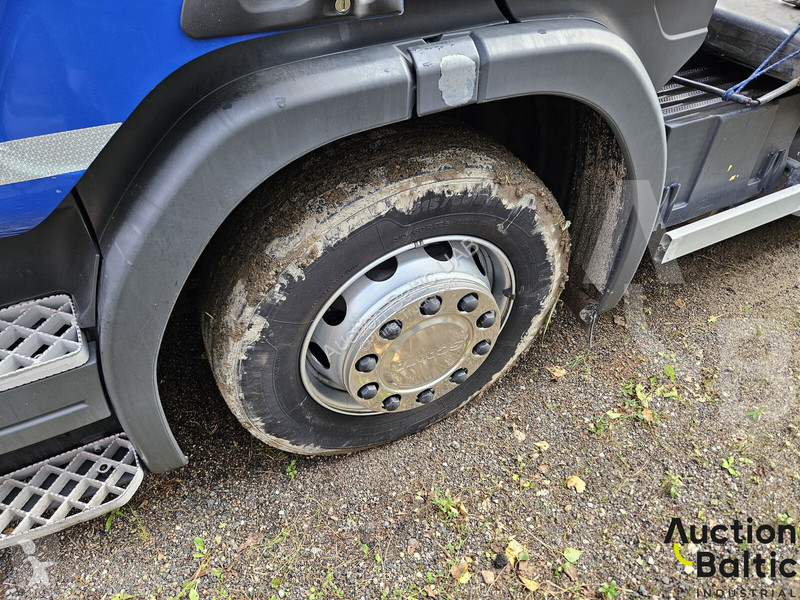 Scania 380 tractor unit