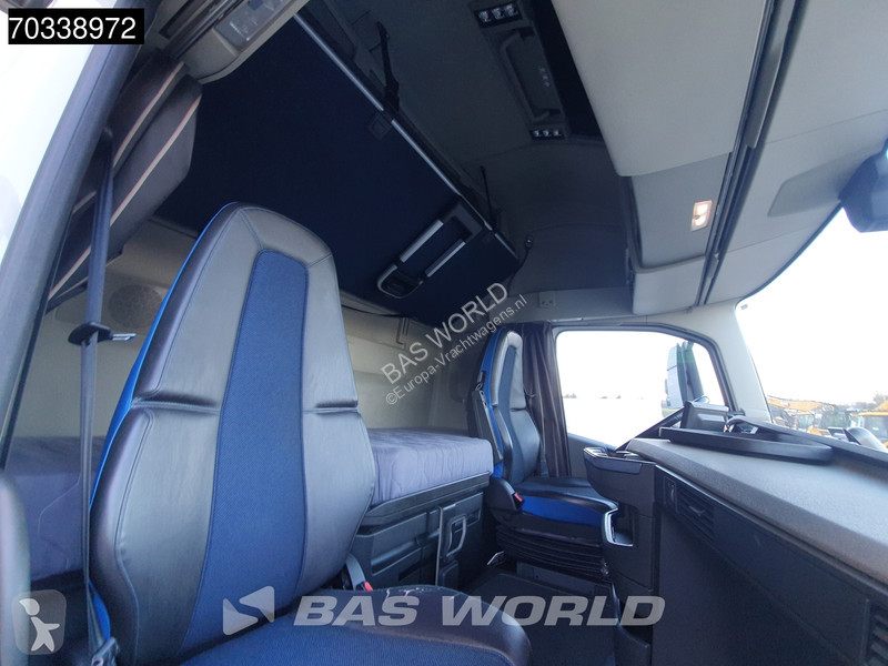 Tahač Volvo 500 4X2 XL 2x Tanks ACC