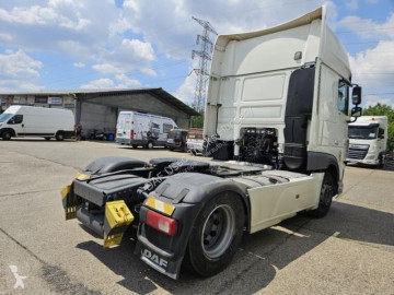 Cabeza tractora DAF