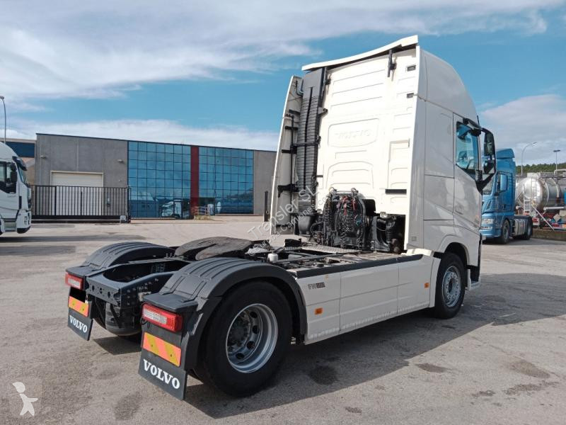 Tahač Volvo 500