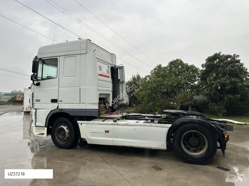 Traktor DAF 460